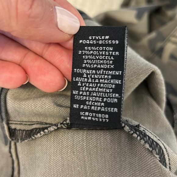 Fast Track Skinny Chino Capri
Pants In Human Nature Camo size 29 - Picture 9 of 16